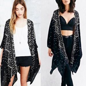 Ecote Urban Outfitters Kimono OS, Black With White Southwest Design, Lightweight